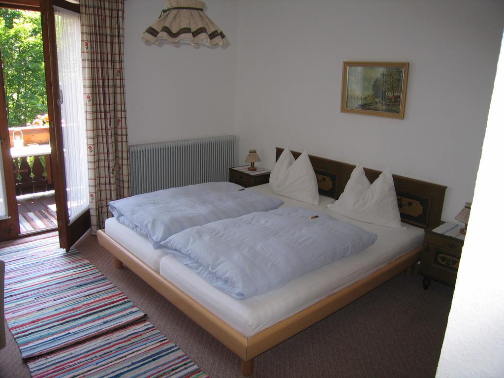 Gaestehaus Sonnenwinkel - Villa Roesler Saint Wolfgang Habitación foto